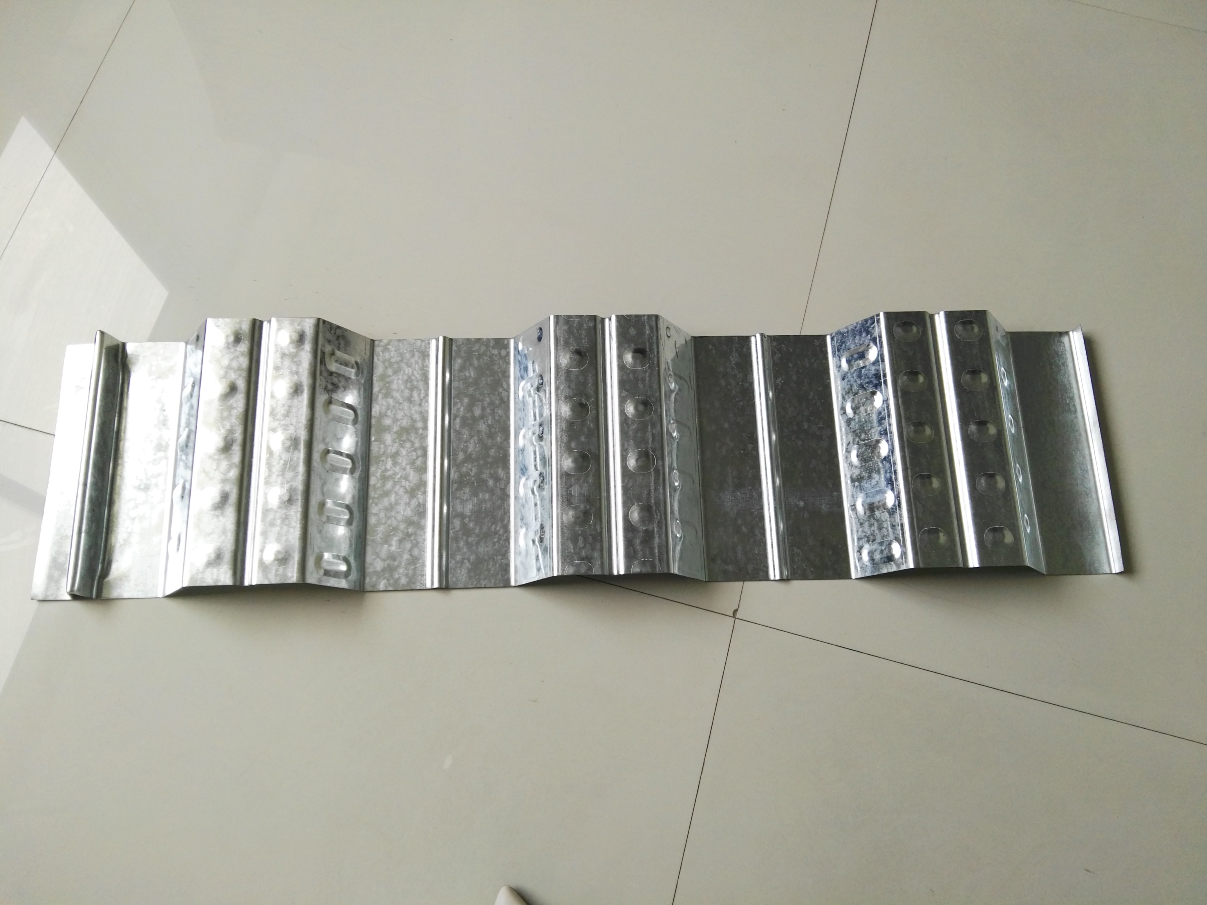 metal deck floor sample Образец пола металлического настила