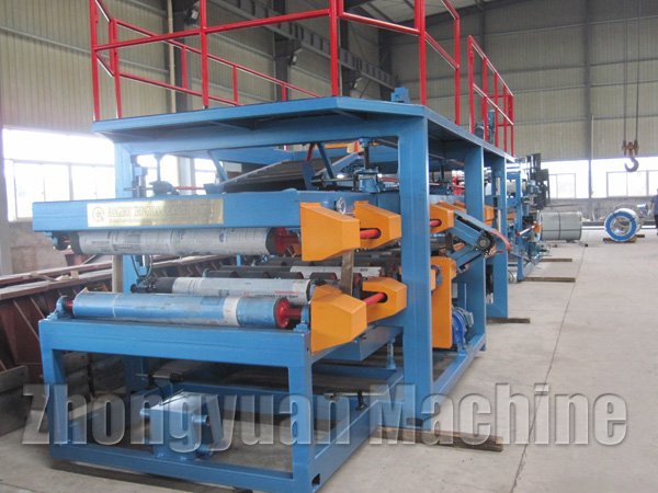 машина для изготовления сэндвич-панелей eps