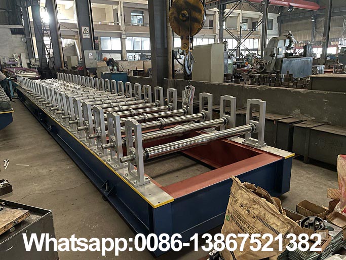 Профилегибочная машина для производства кровельных панелей Zhongyuan