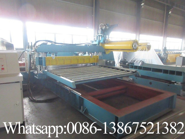 Чжунюань разрезает металл на нужную длину