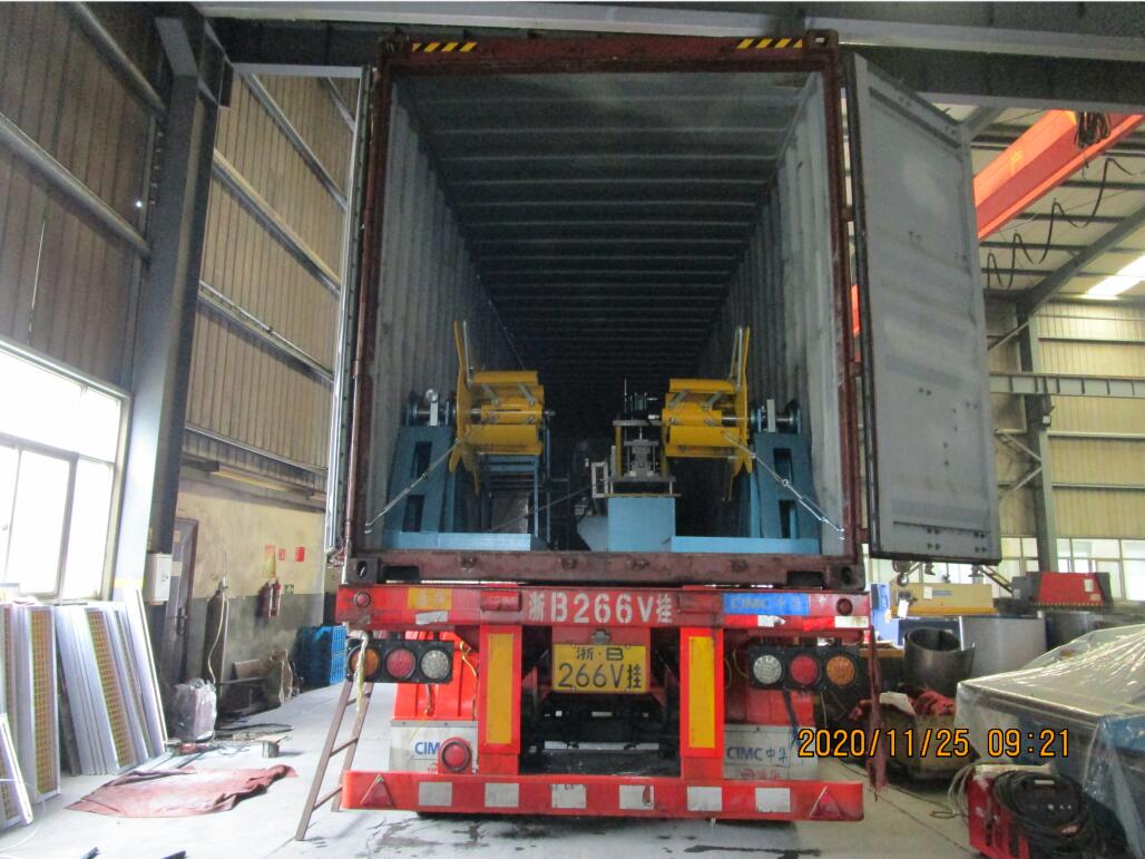 Поставка машины для профилирования шпилек в Кению 25 ноября 2021 г. 