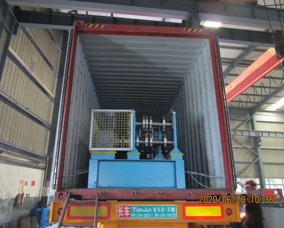 Профилегибочная машина Zhongyuan Automatic CZ Purlin была доставлена ​​в Египет. 