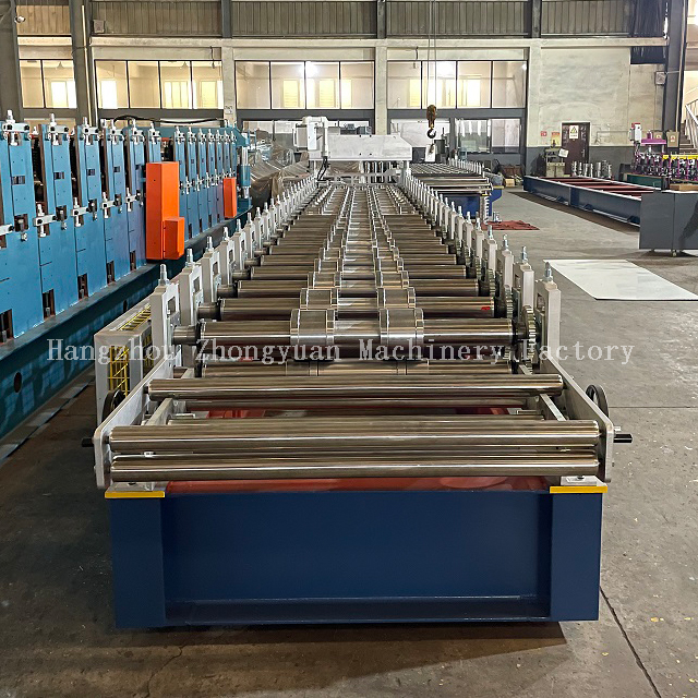 Машина для изготовления кровельных листов с электрической резкой