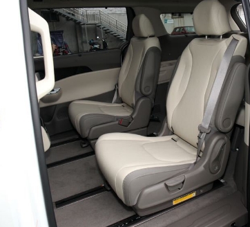 Направляющие сиденья в автомобиле 