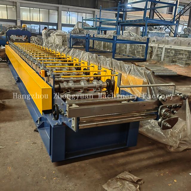 Машина для формовки рулонов для кровли со стоячим фальцем