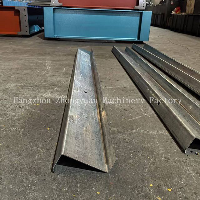 Высокоскоростной и высококачественный профилегибочный станок CZ с сертификатом CE、ISO